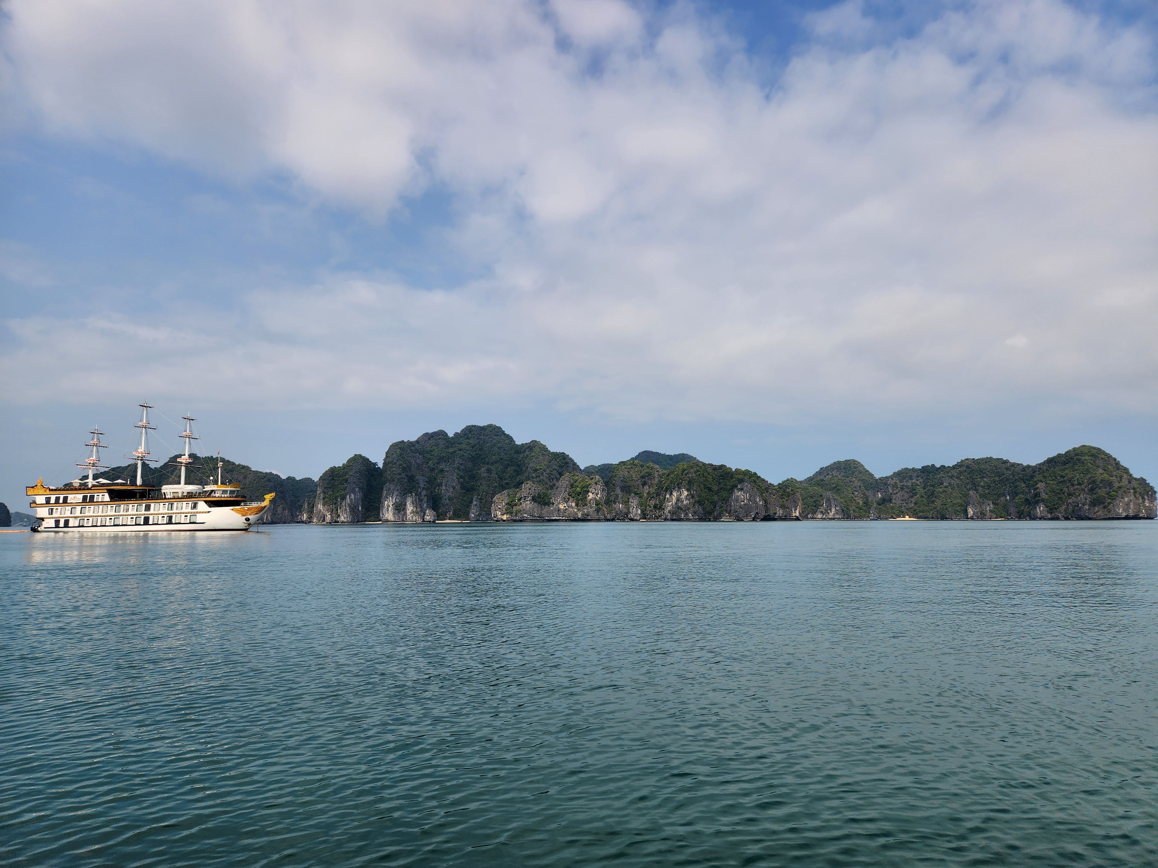 Ha Long Bay Cruise