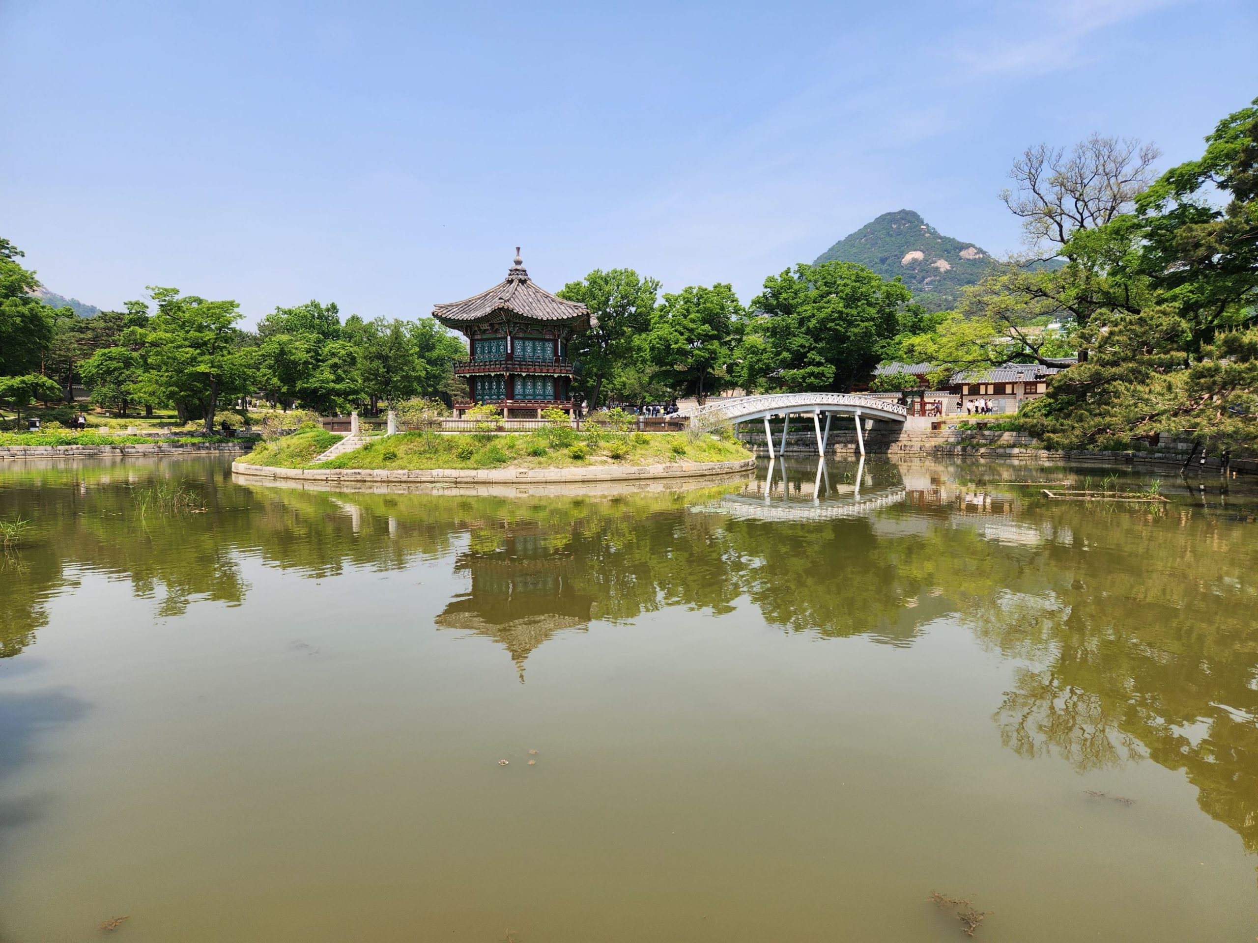 How to Spend a Long Stopover in Seoul