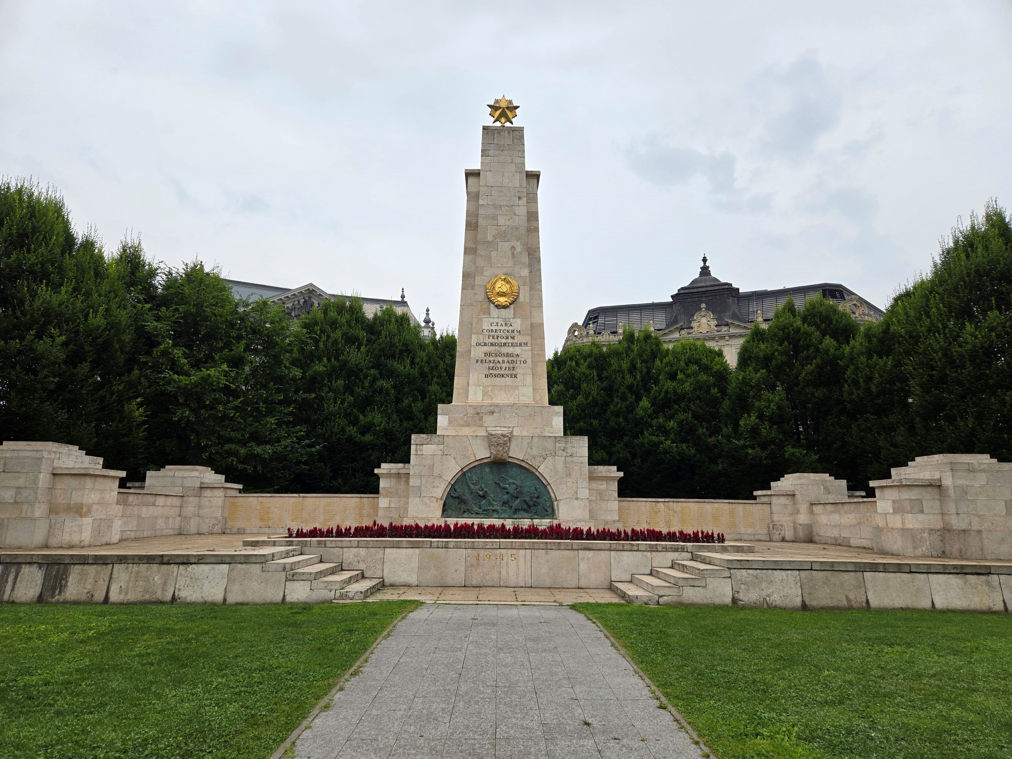 Budapest war memorial